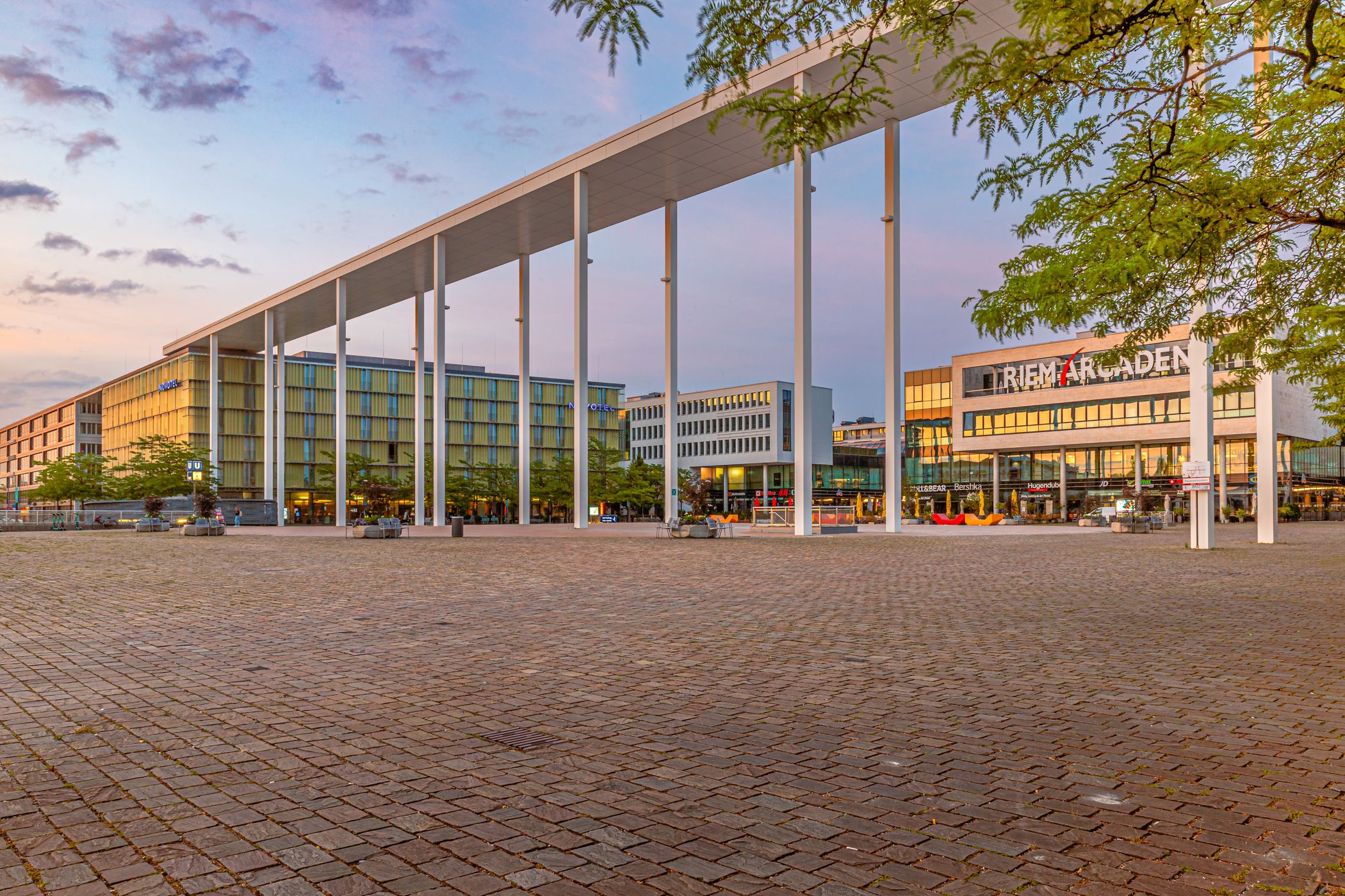 Portikus - Willy-Brandt Platz, Munich, Germany