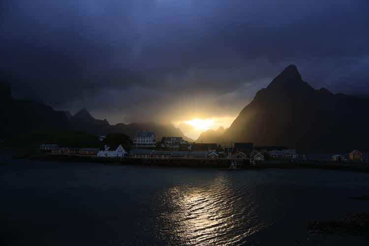 Reine view to Sakrisøya