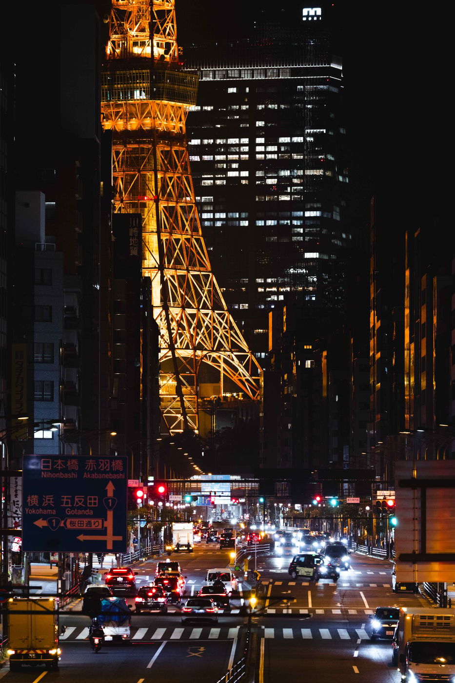 Tokyo Tower view near Tamachi Railway, Japan