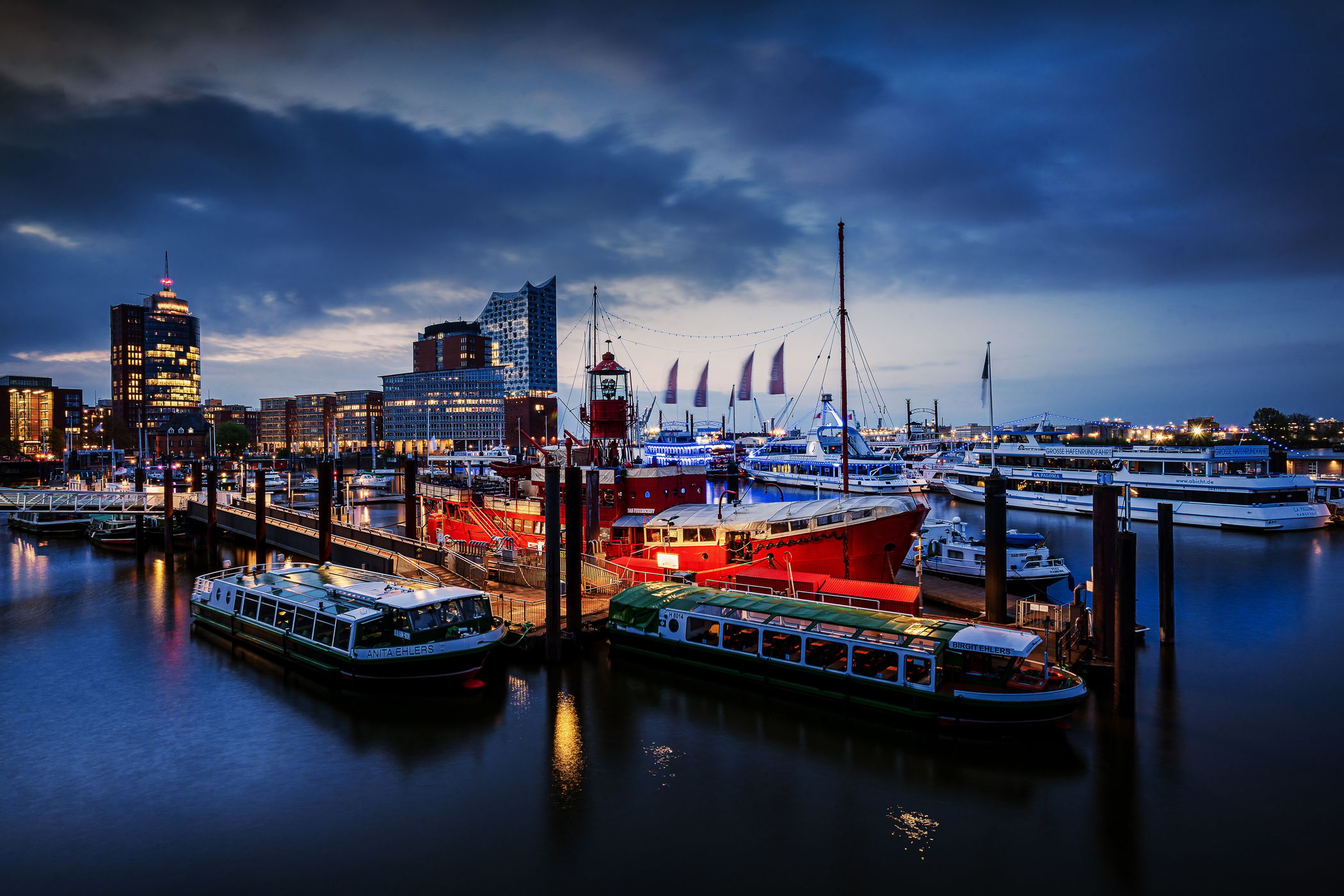 Überseebrücke (Elbphilharmonie view), Germany