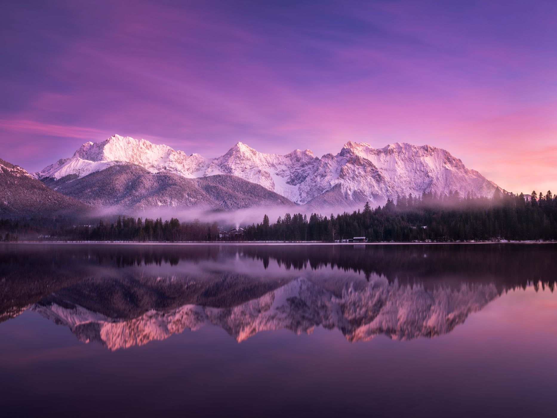 Barmsee with a view of the Karwendel, Germany