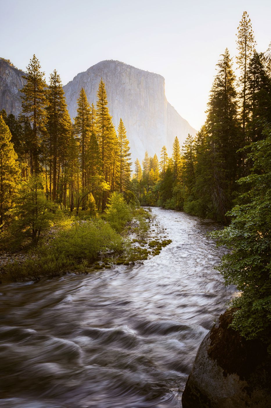 El Capitan Riverside Pull-Off – Southside Drive, USA