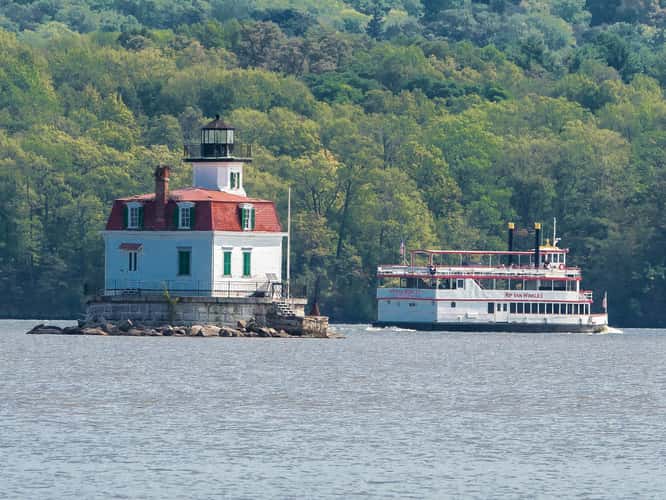 Esopus Meadows Lighthouse