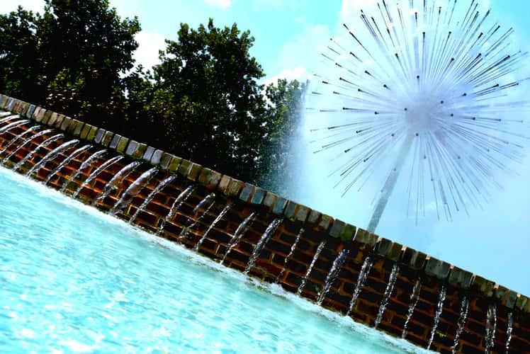 Gus S. Wortham Fountain