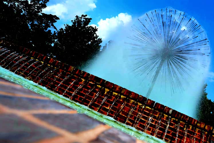Gus S. Wortham Fountain