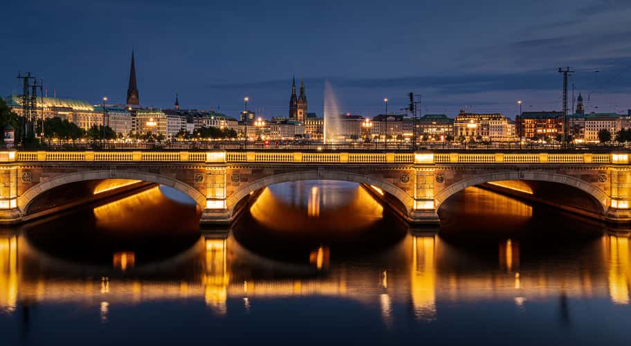 Kennedybridge, Hamburg