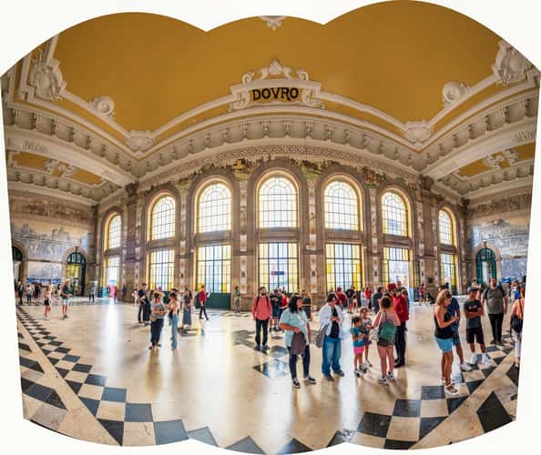 São Bento railway station