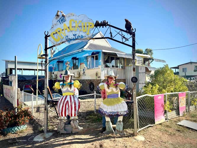 The crackup sisters, Winton, Queensland