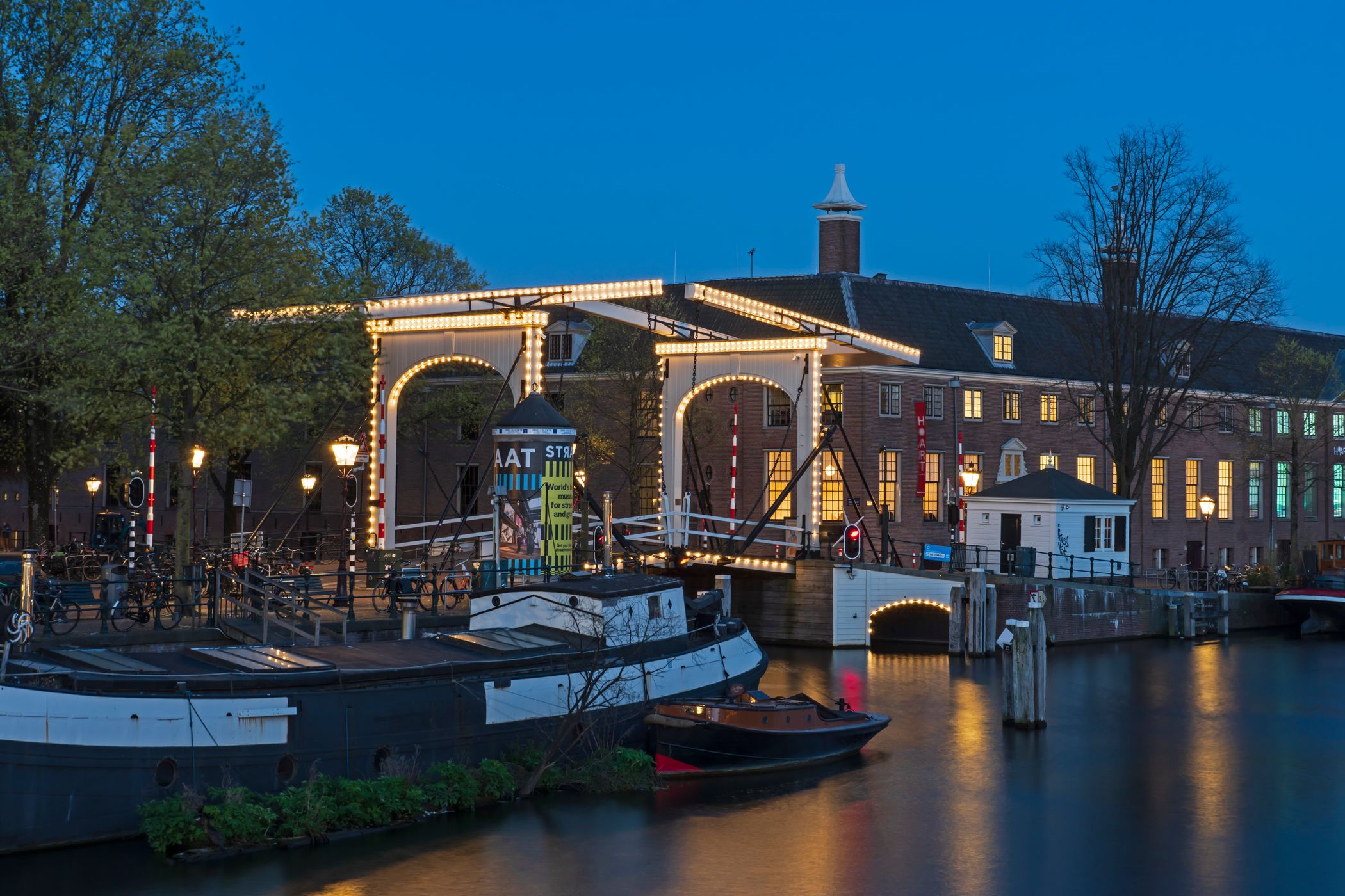 Walter Süskindbrug, Netherlands