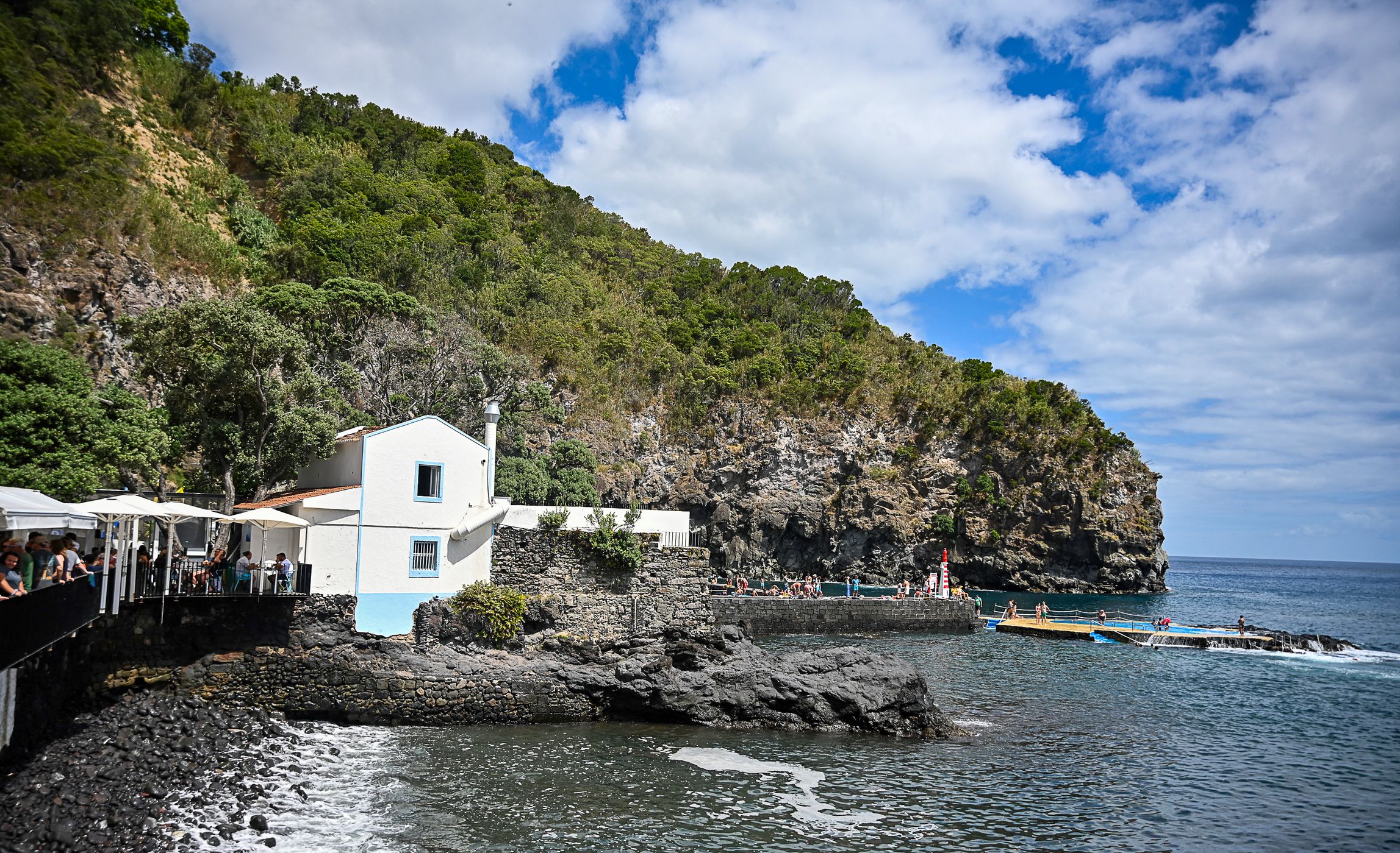 Zona Balnear e Porto da Caloura, Portugal