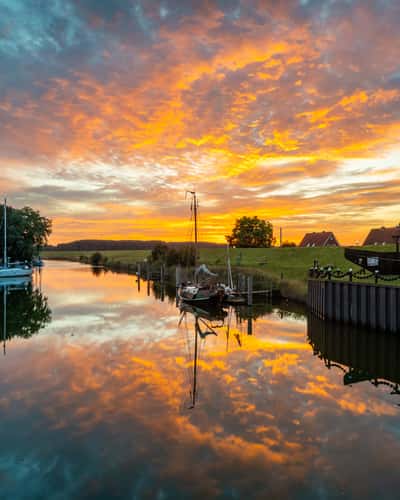 Alter Hafen in Hooksiel