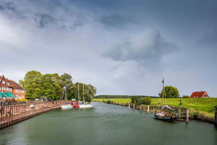 Alter Hafen in Hooksiel