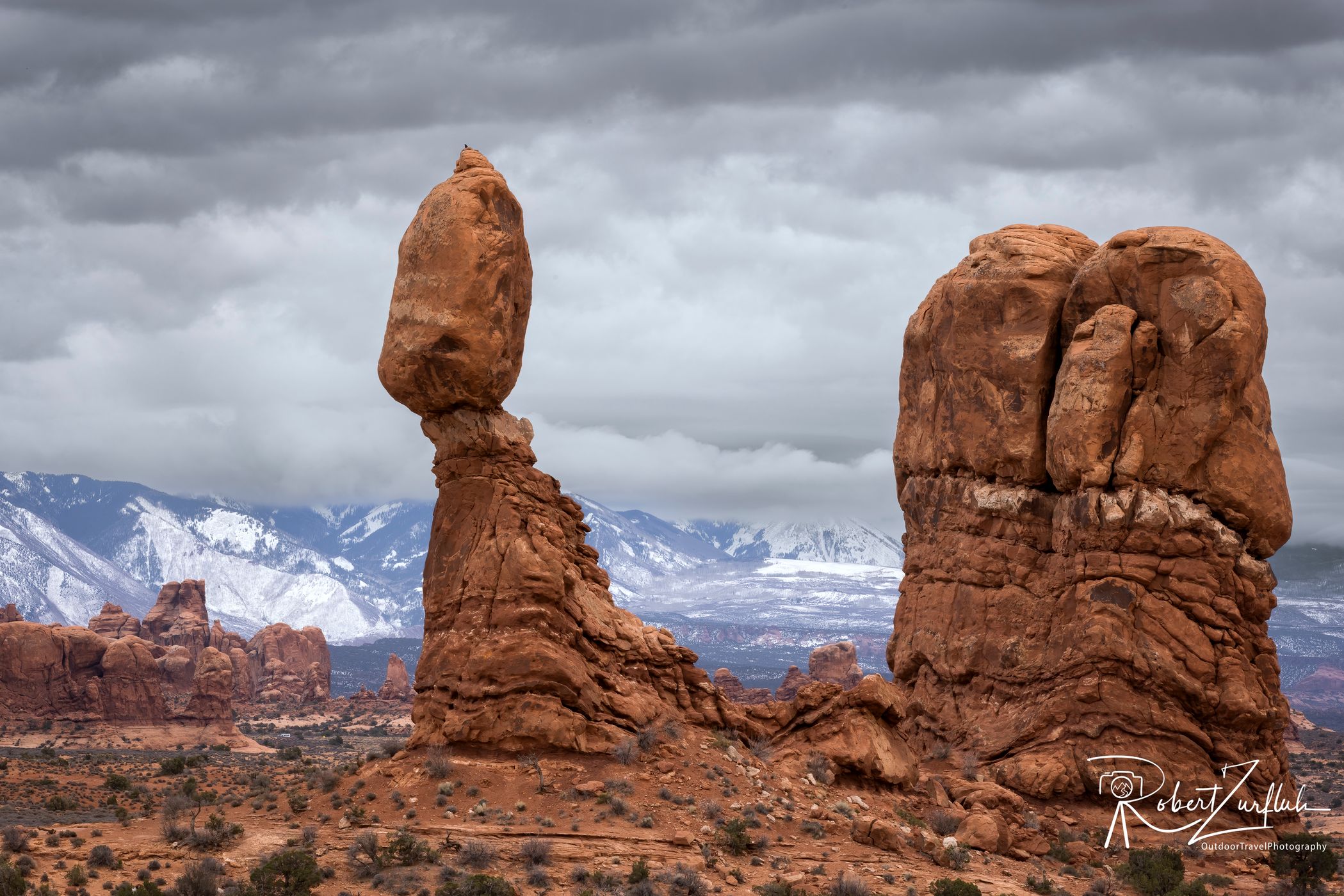 Balanced Rock, Arches National Park, Utah, USA