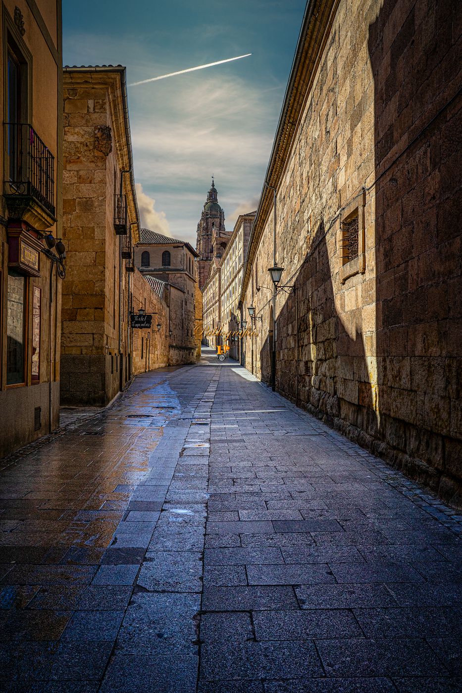Calle Compañía, Spain