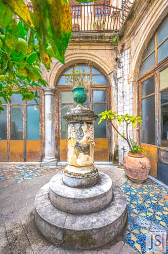 Chiostro con fontana di San Domenico