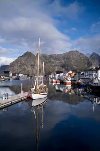 Classic harbour view of Henningsvær