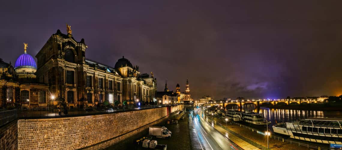 Dresden in rain and fog, Augustus Bridge, Brühl's Terrace