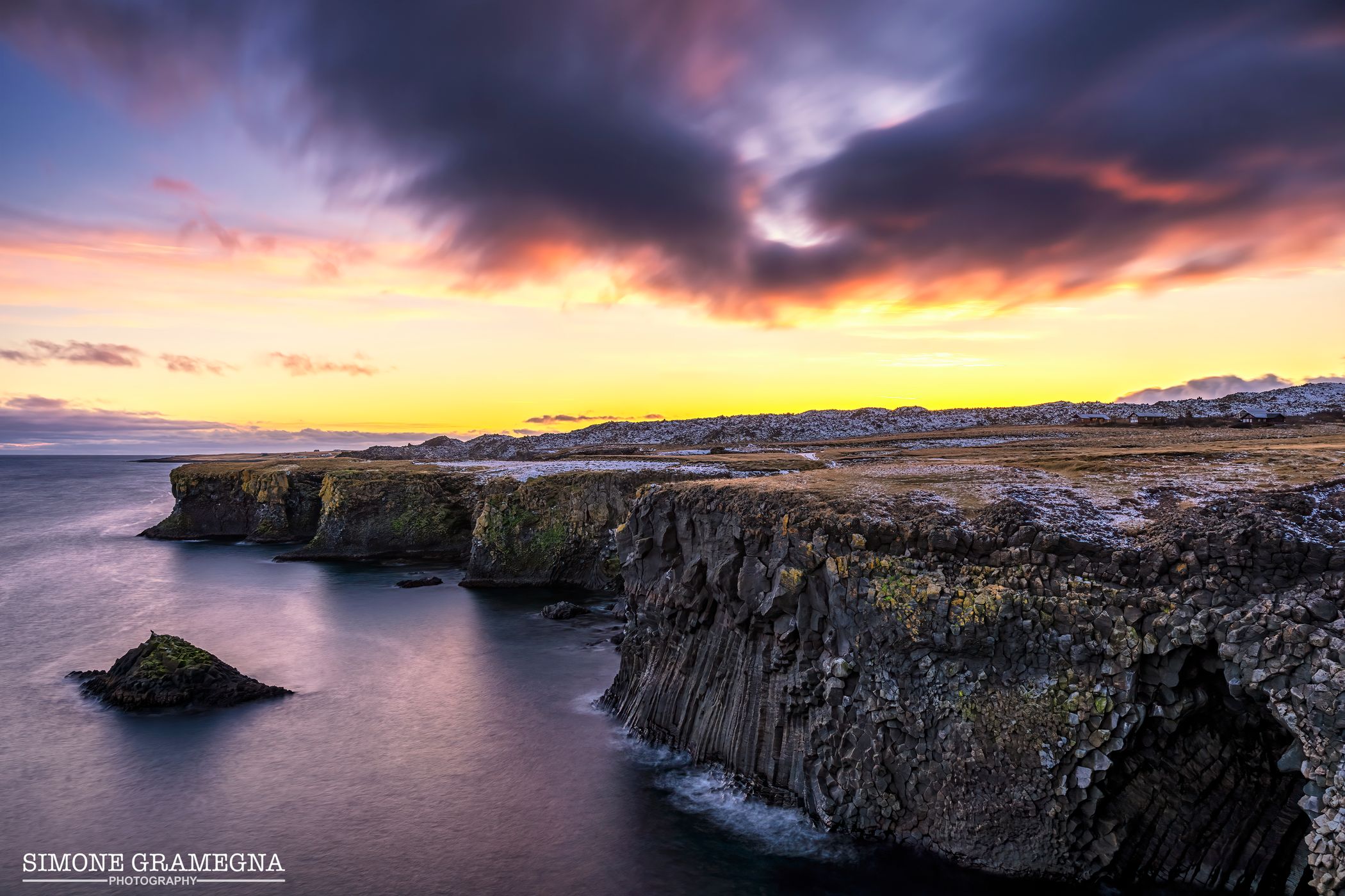 Gatklettur Stone Arch, Arnarstapi, Iceland