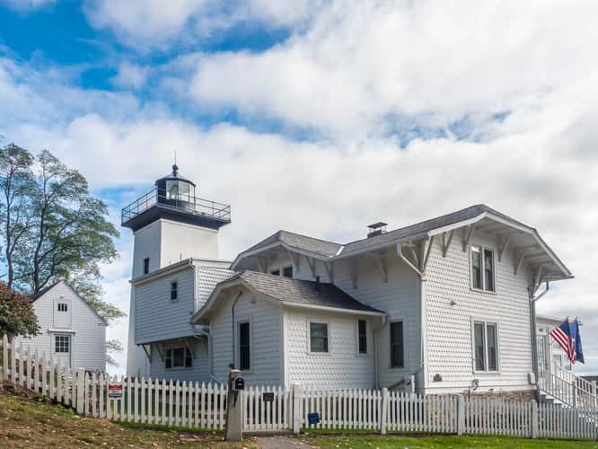 Hospital Point Range Front Light