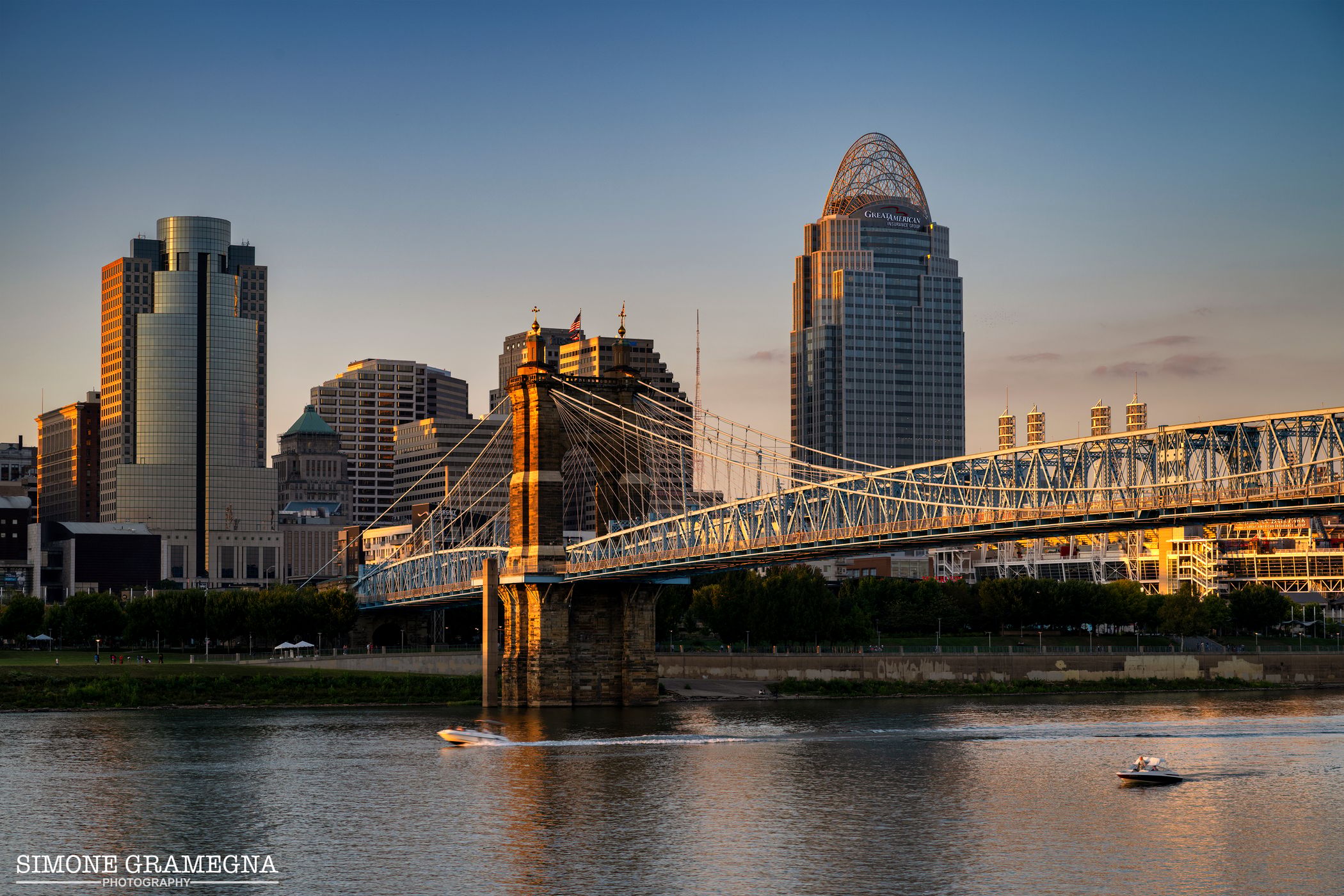 John A. Roebling Suspension Bridge & Cincinnati Skyline, USA