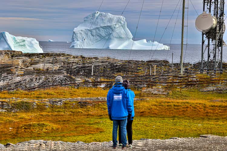 Qeqertarsuaq, big iceberg near beach