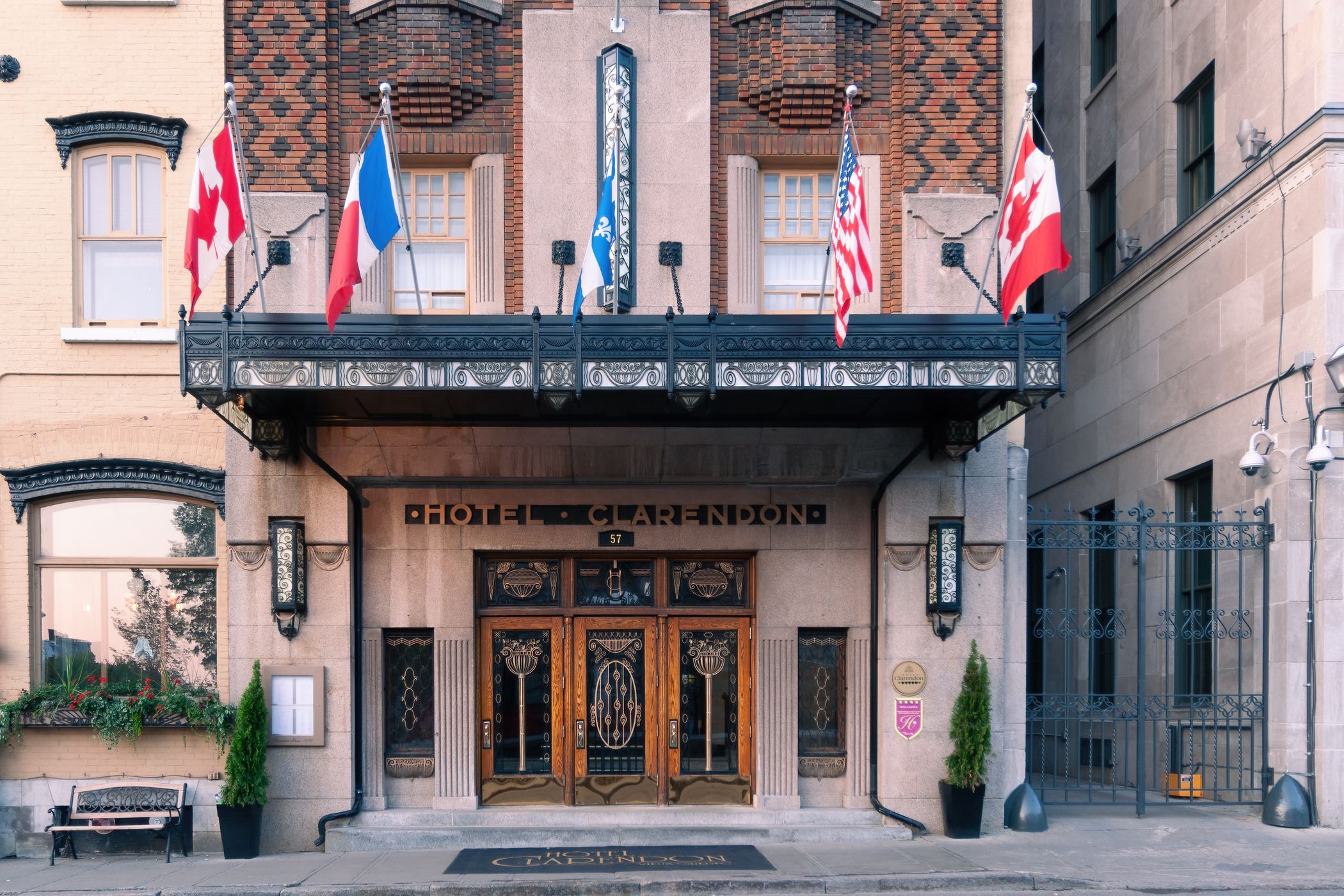 The Frontenac, Canada