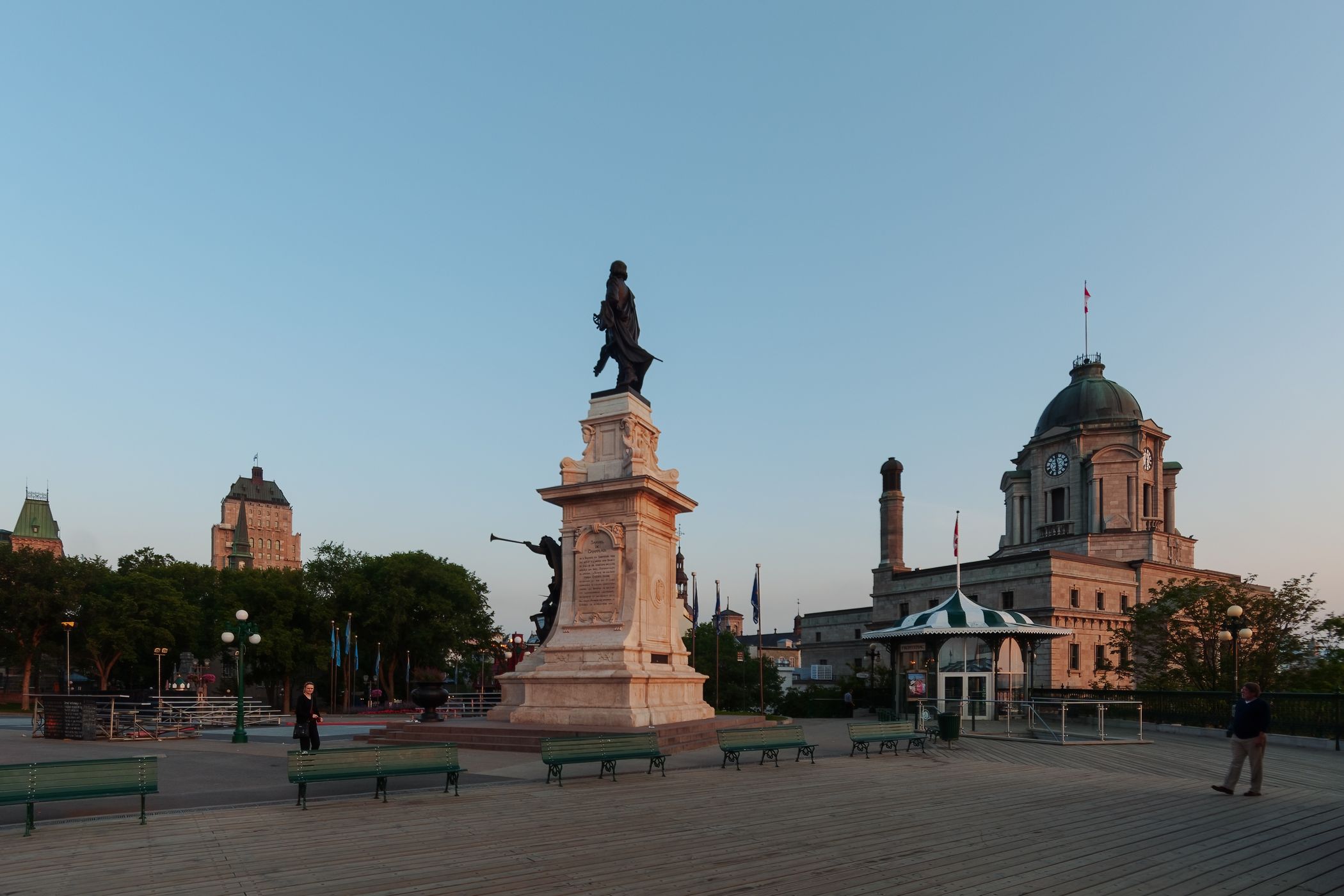 The Frontenac, Canada