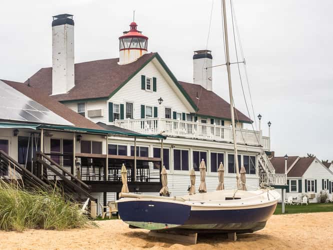 West Dennis Light