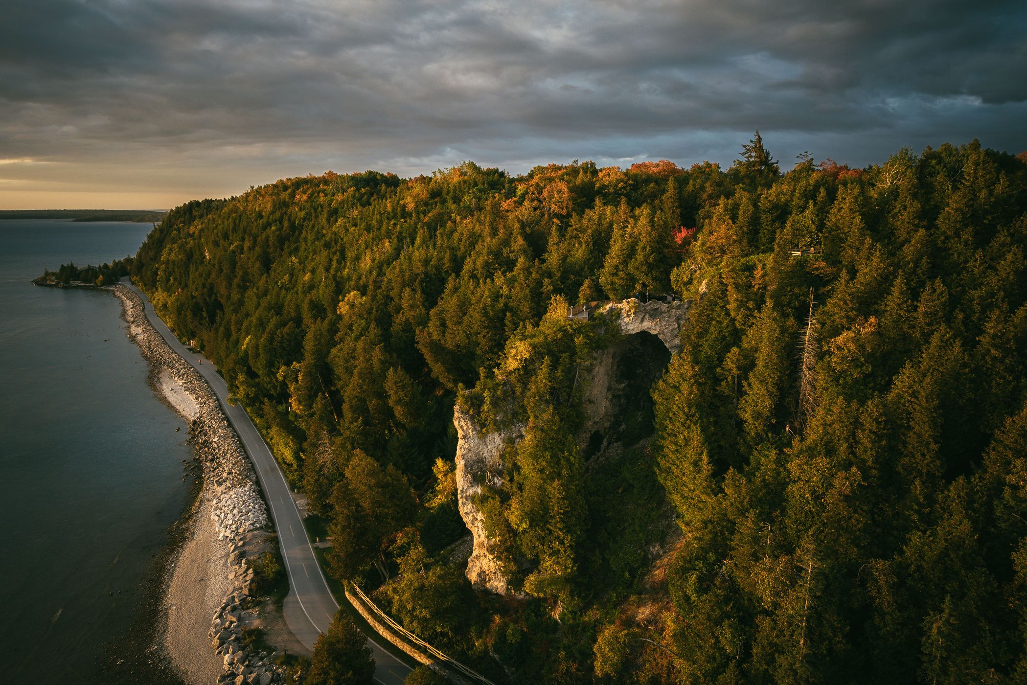 Arch Rock & East Coast, Mackinac Island, USA