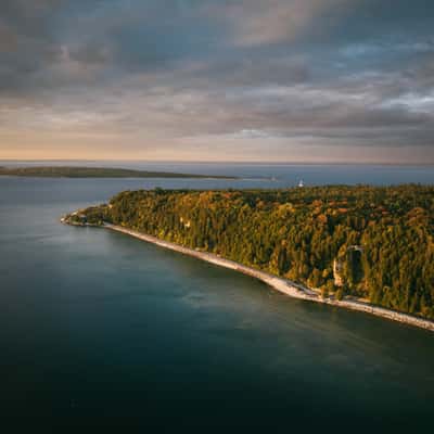 Arch Rock & East Coast, Mackinac Island, USA