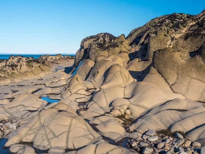 Black Rock Lighthouse and Rocky shore