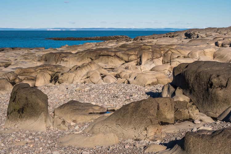 Black Rock Lighthouse and Rocky shore