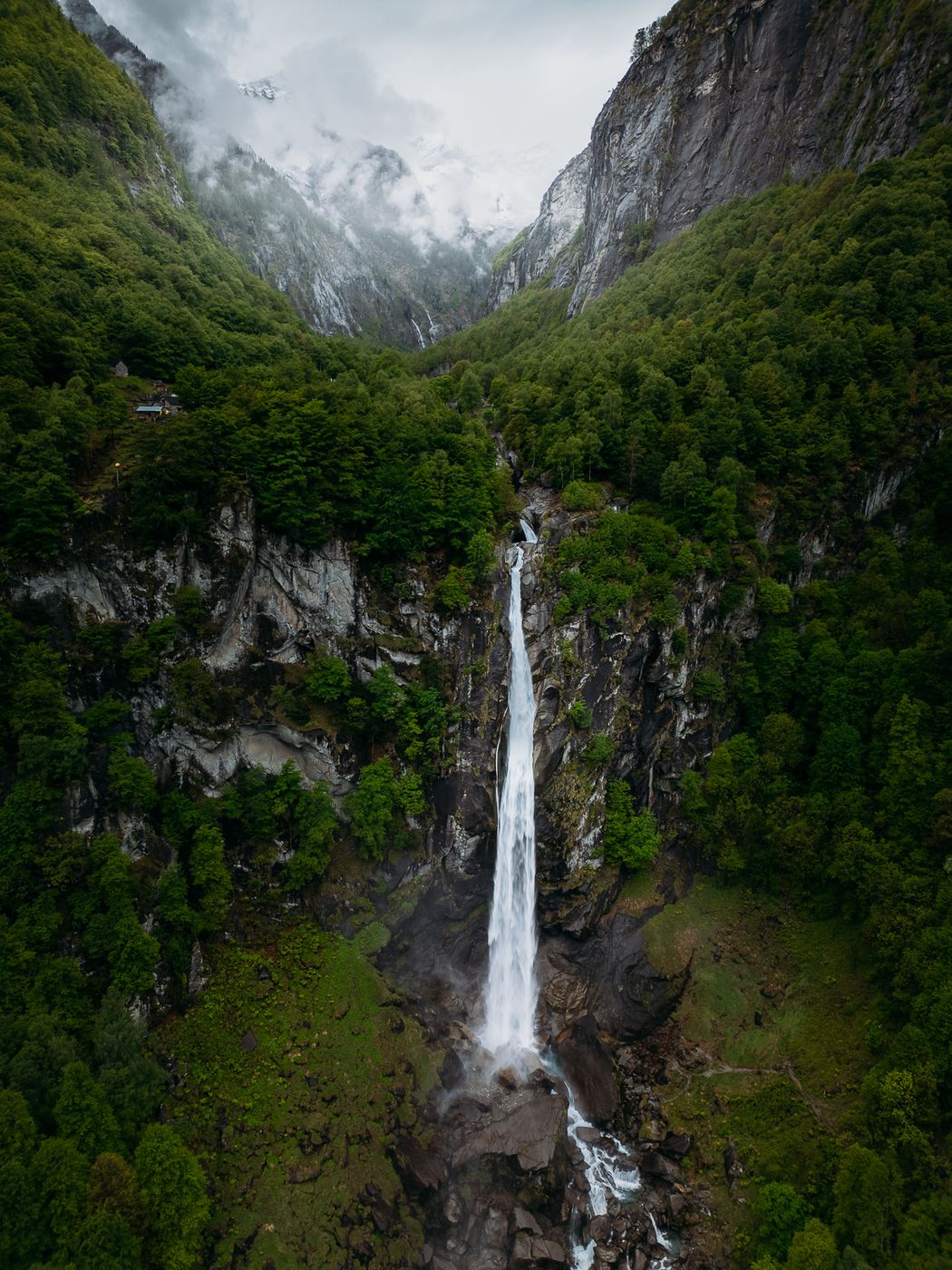Cascada di Foroglio, Switzerland