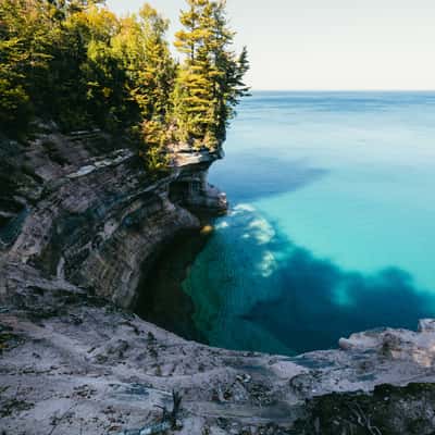 Cliffs at Chapel Loop, Pictured Rocks National Lakeshore, USA