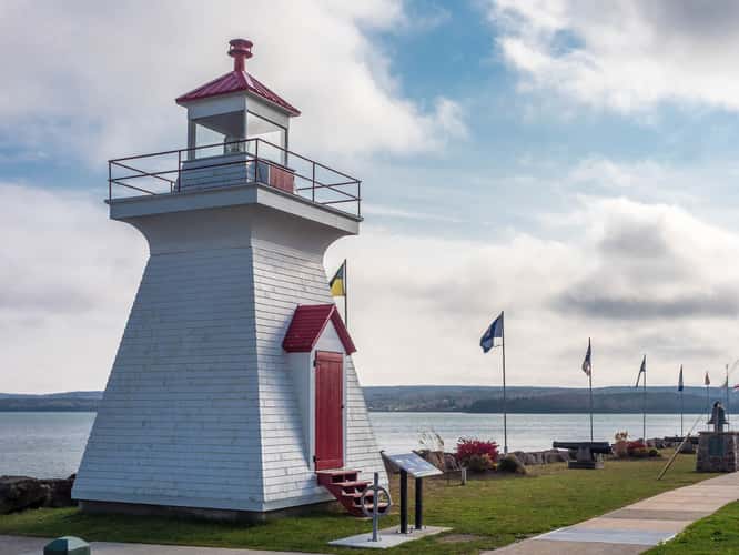 Digby Pier Lighthouse