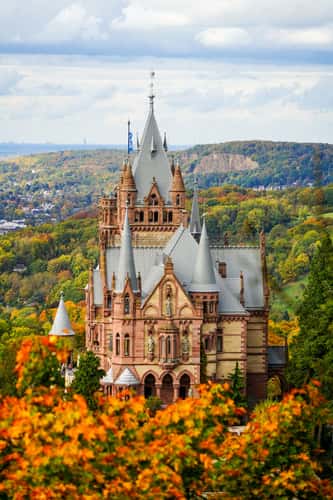 Drachenburg Castle, Drachenfels
