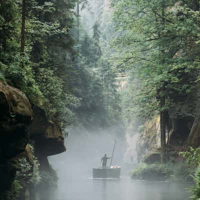 Edmundsklamm Ferrymen, Czech Republic