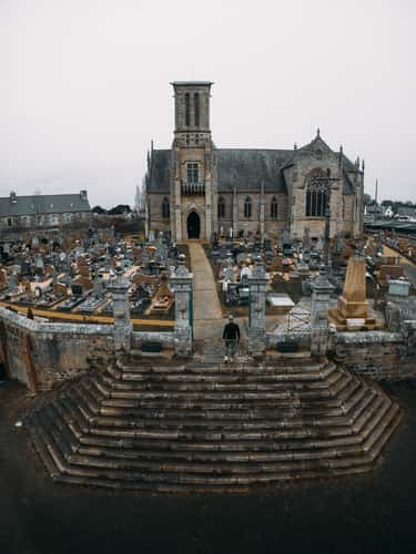 Eglise Saint-Yves de Lounnec