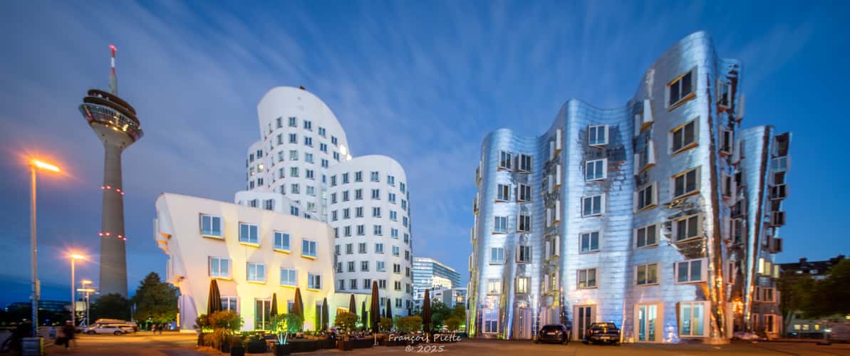 Gehry Buildings, Düsseldorf