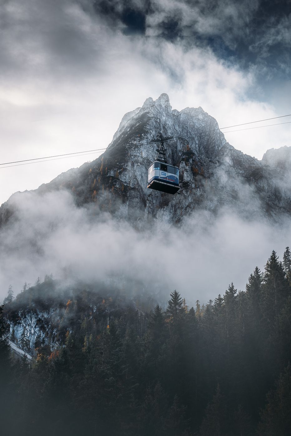 Gosaukamm cable car, Austria