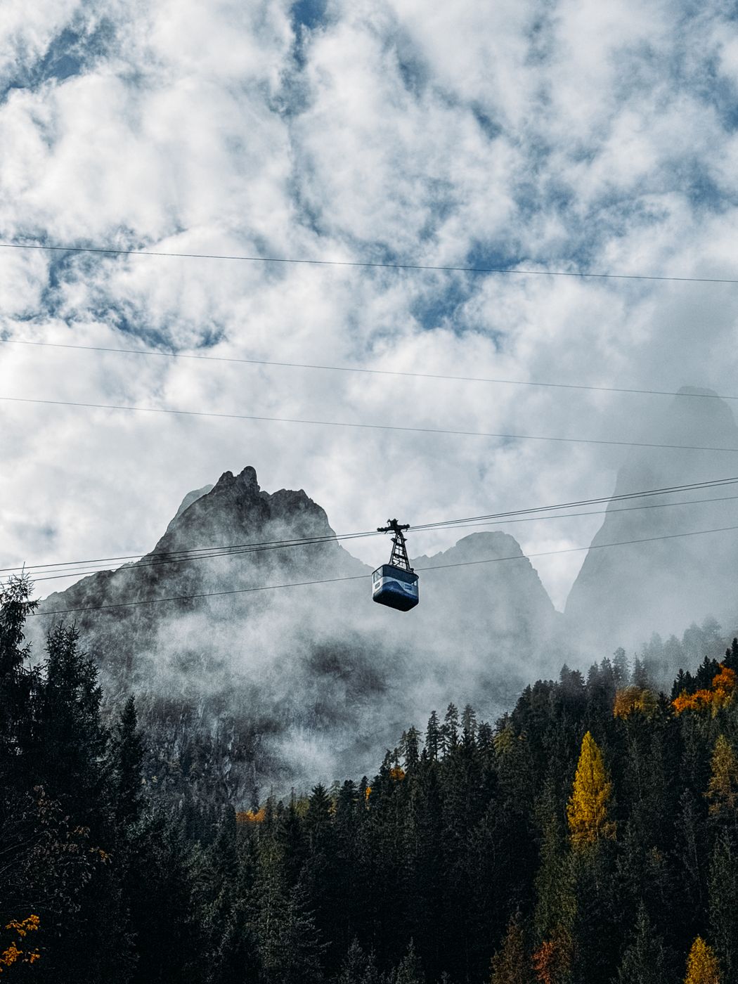 Gosaukamm cable car, Austria