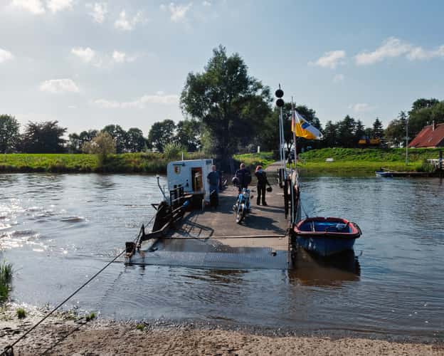 Gräpel Ferry