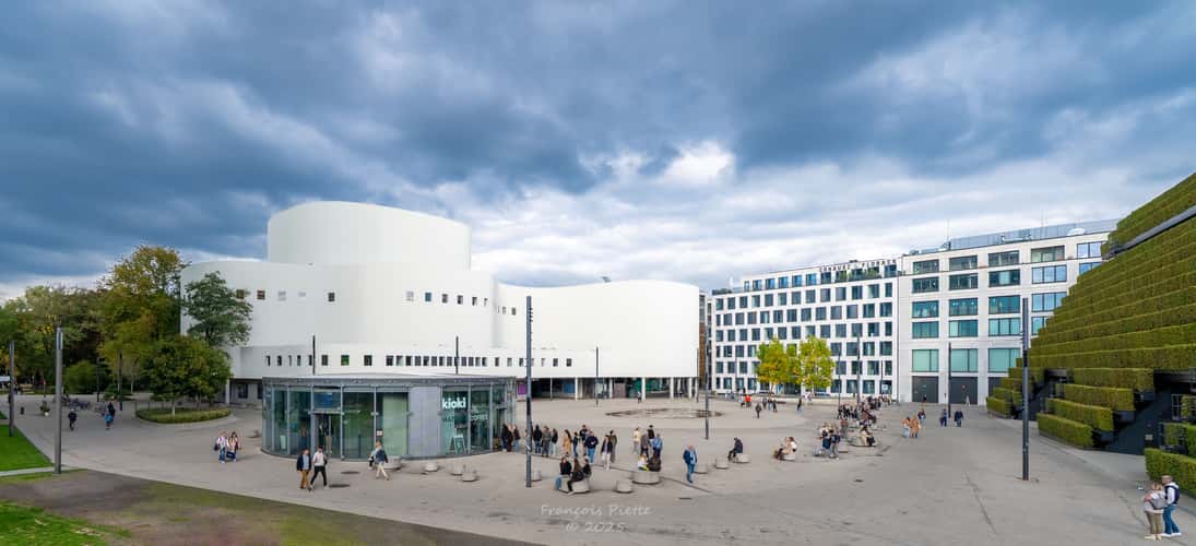 Gustaf-Gründgens-Platz