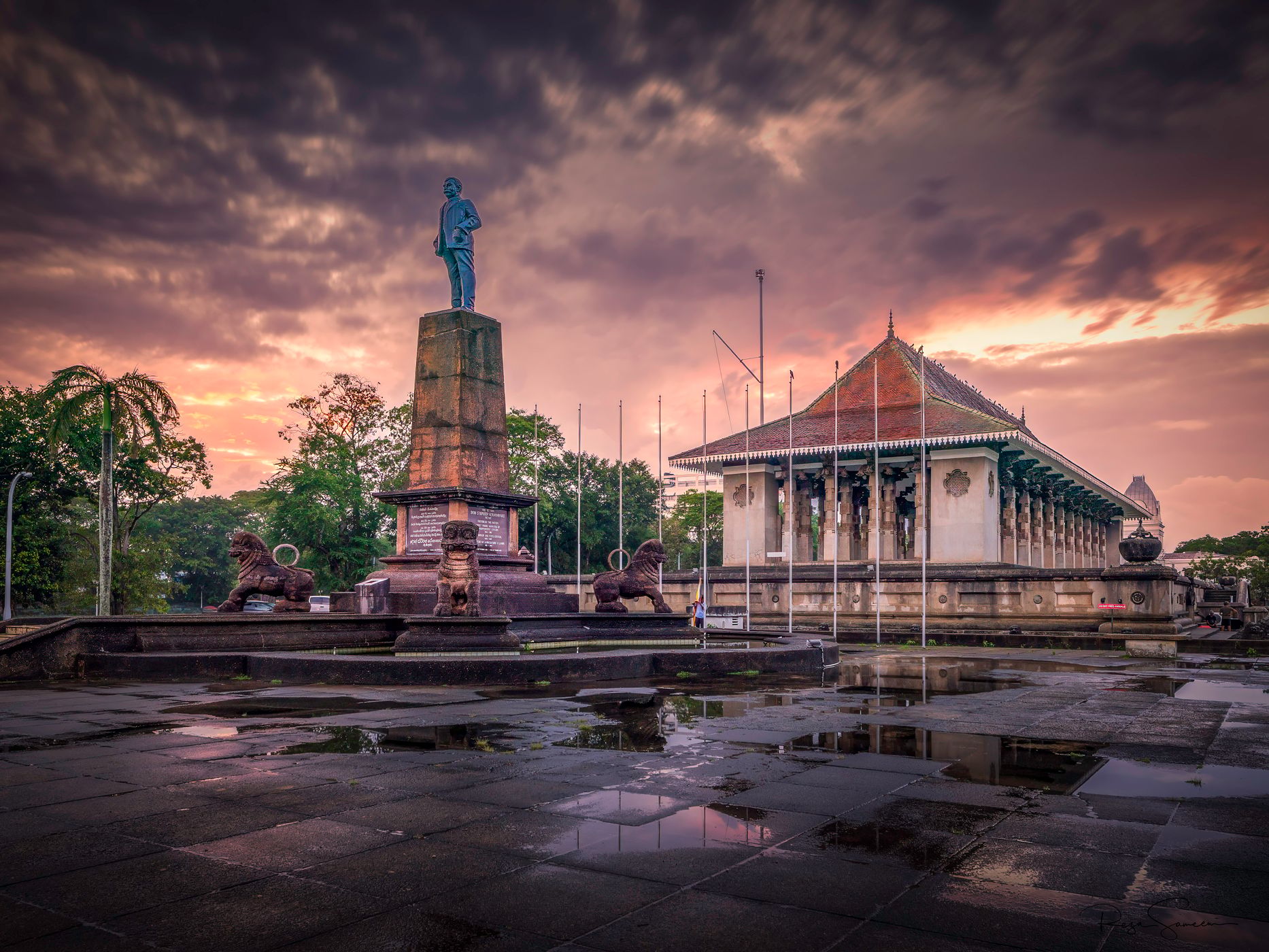 Independence Memorial Hall: Post-Shower Dawn Reflections, Sri Lanka