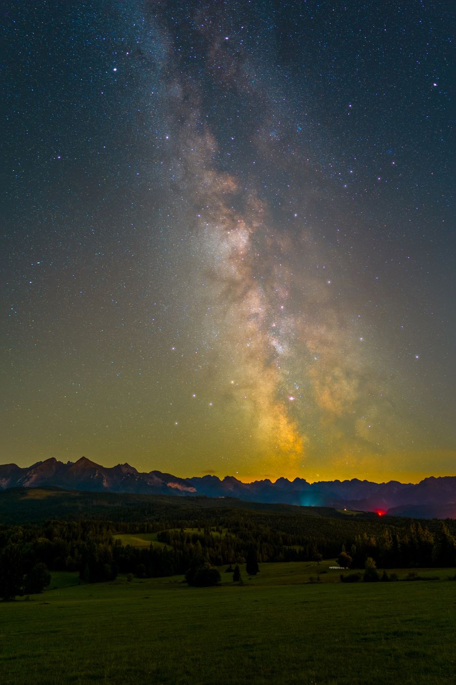 Łapszanka - Milky Way over High Tatras, Poland