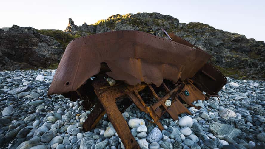 Lyngstuva Fyr Beach Wreck