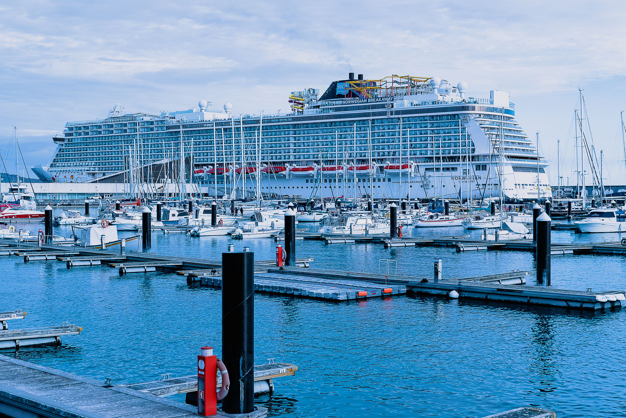 Marina de Ponta Delgada e Porto de navios de cruzeiros, Portugal