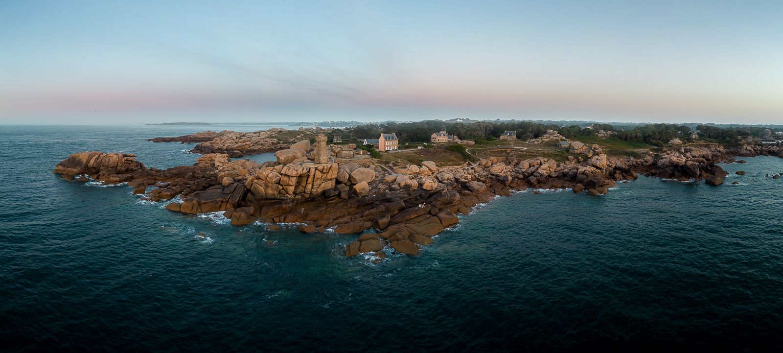 Phare de Mean Ruz, France