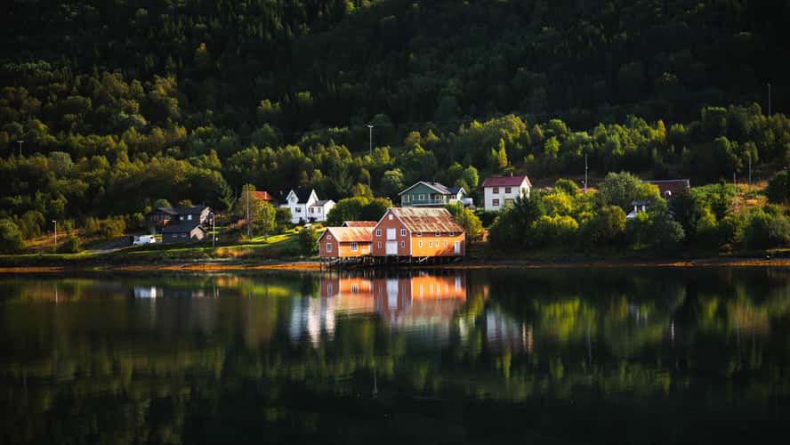 Sjånesbukta Village