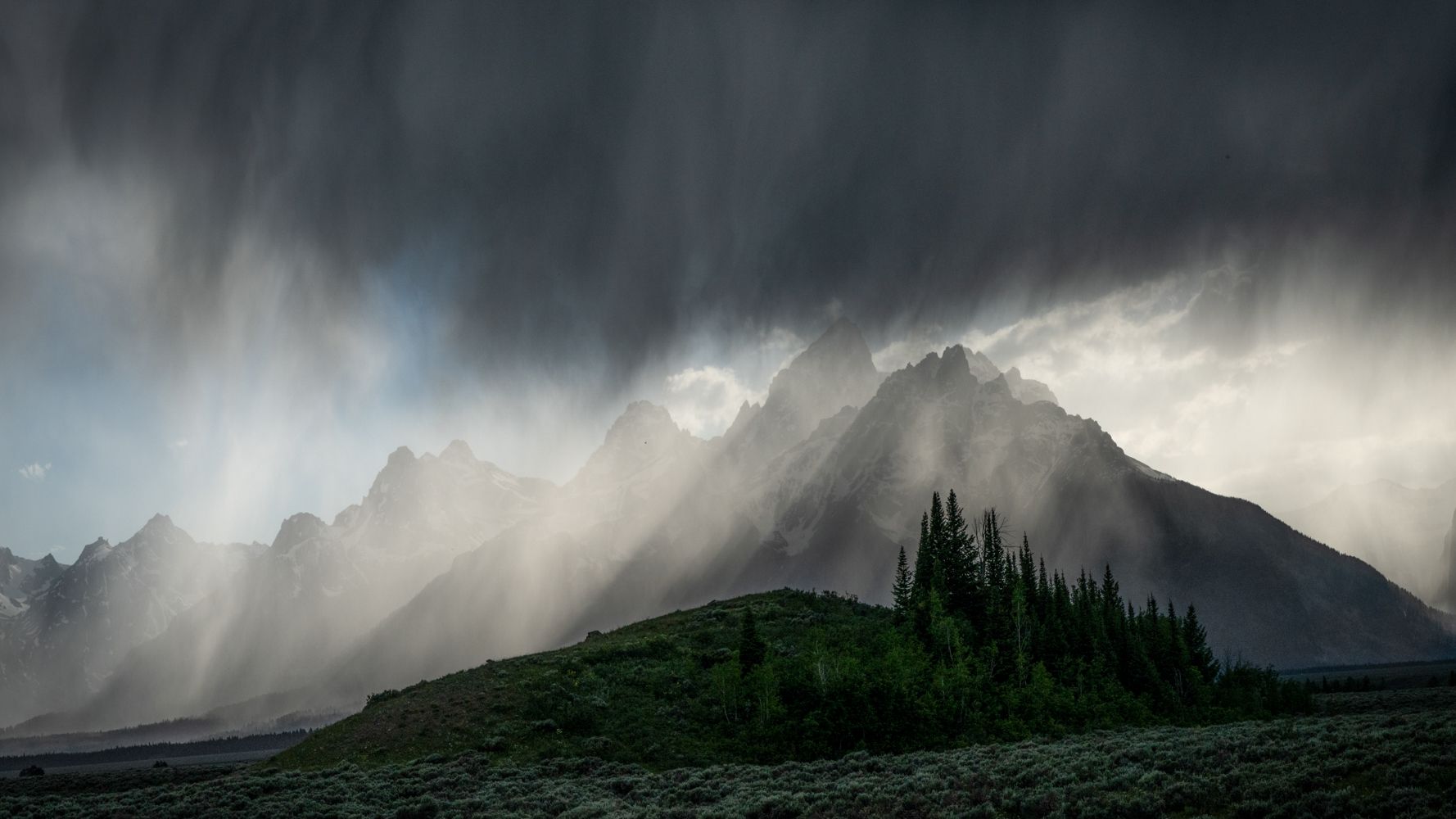 Tempest in the Gd Teton, USA